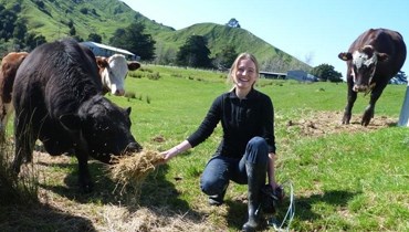 Vous aimez la nature et les grands espaces...? Avec sa formule de Séjour à la ferme, WEP vous propose de découvrir un pays d'une façon différente et originale !  En échange du gîte et du couvert, vous partagez les tâches quotidiennes de la vie d’une ferme. Pratiquez la langue des locaux, profitez de l’air pur de la campagne et vivez une expérience unique au coeur de la nature en découvrant les pratiques agricoles des 4 coins du monde !