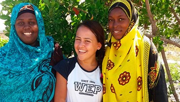 Combinez votre envie de découverte et votre volonté de vous rendre utile. En Afrique, en Asie ou en Amérique du sud, offrez votre énergie en devenant volontaire au sein d'une organisation caritative locale dans le domaine social et découvrez de nouvelles cultures...   Vous sortez des sentiers battus, vous allez à la rencontre des gens, vous devenez un acteur à part entière de la société et du milieu que vous intégrez.